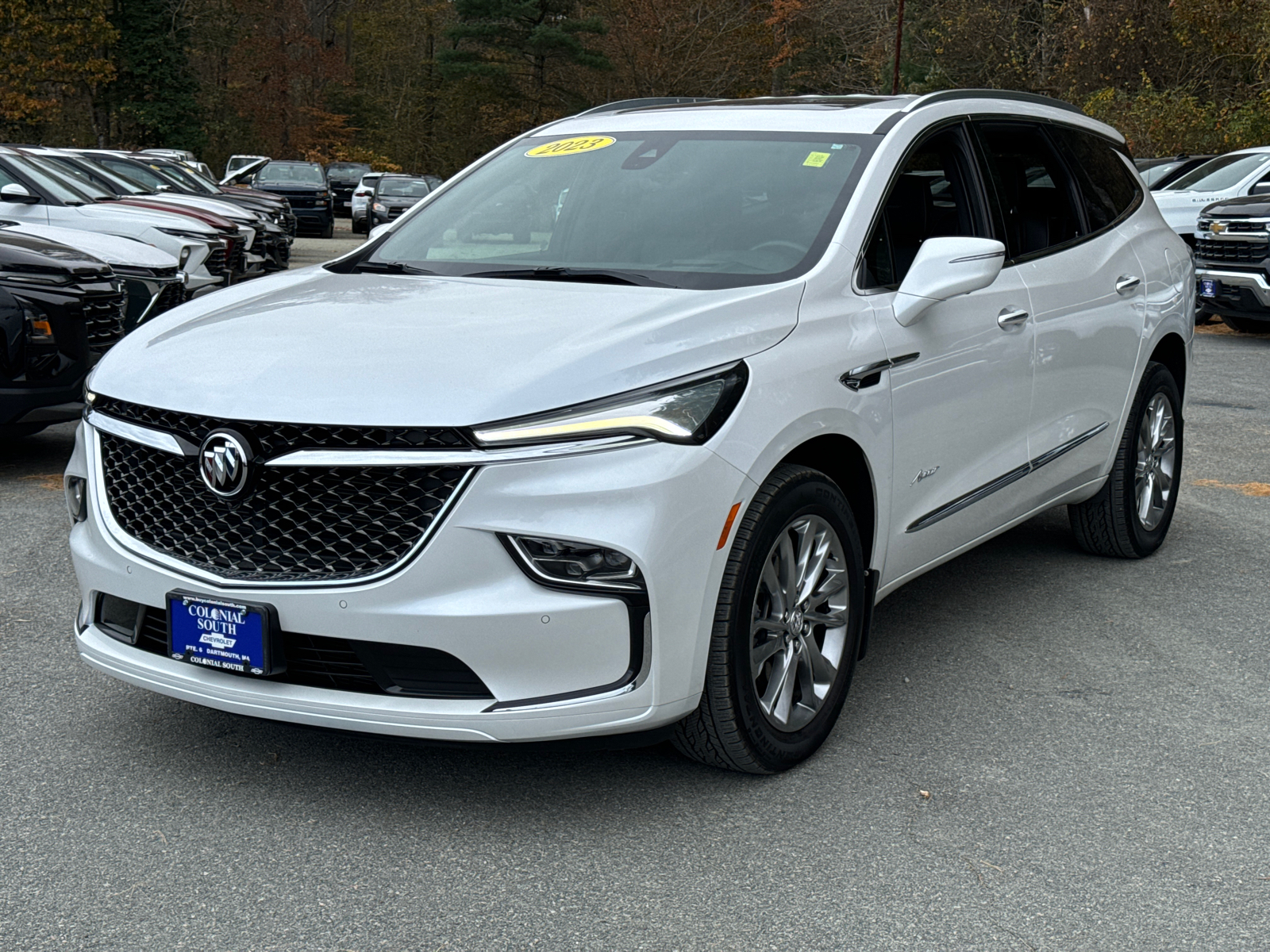 2023 Buick Enclave Avenir 1