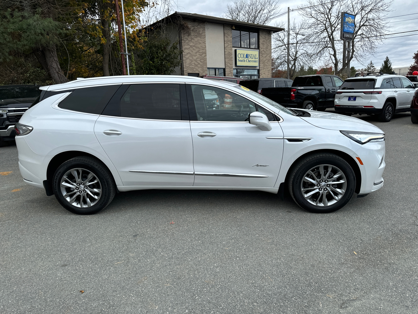 2023 Buick Enclave Avenir 7