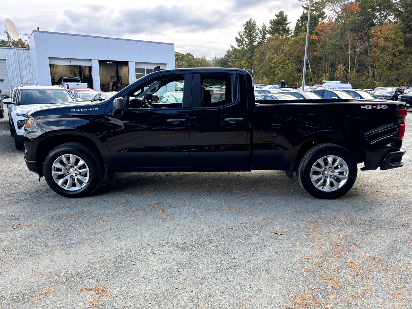 2022 Chevrolet Silverado 1500 Custom 4WD Double Cab 147 3