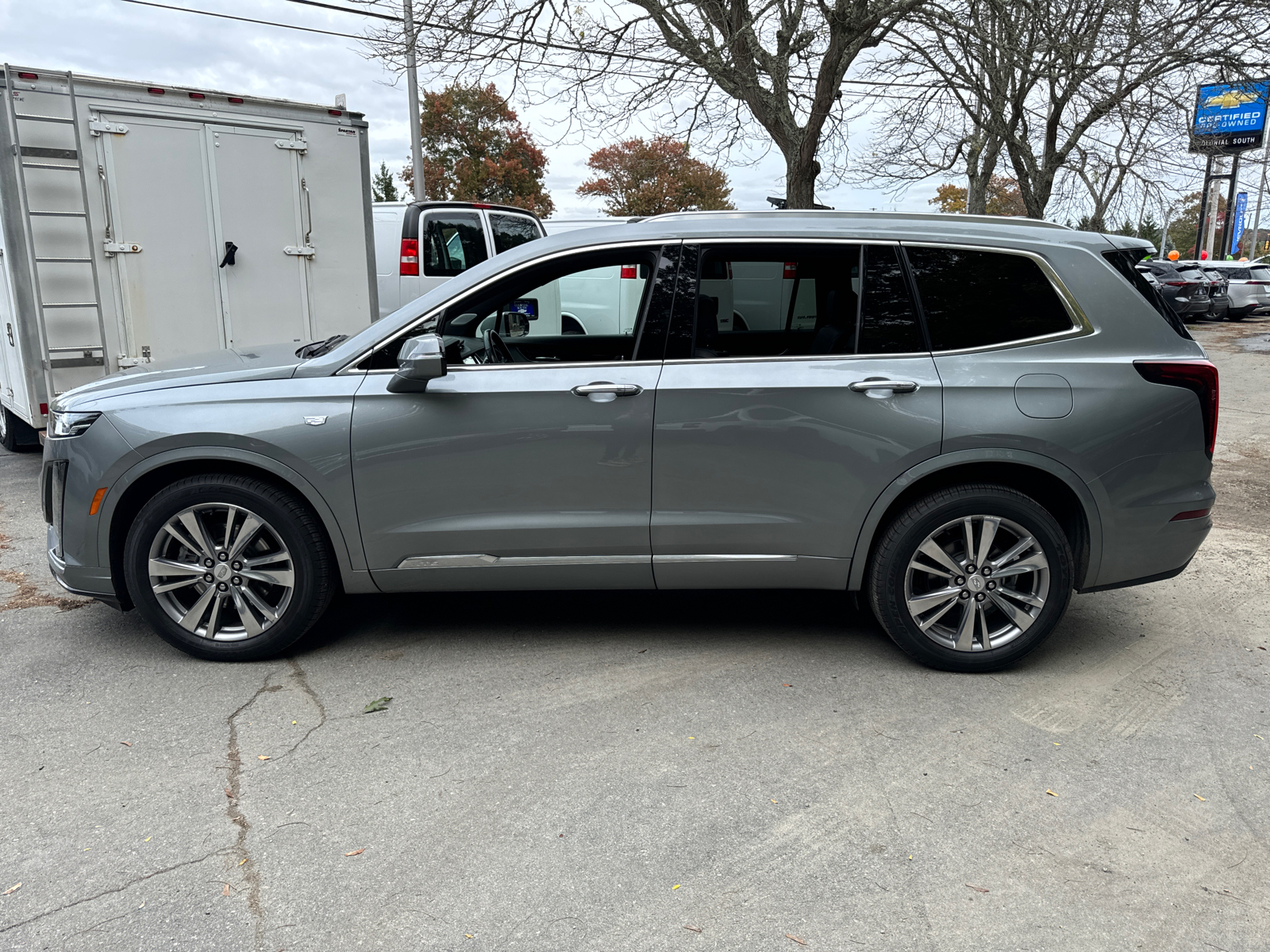 2023 Cadillac XT6 AWD Premium Luxury 3