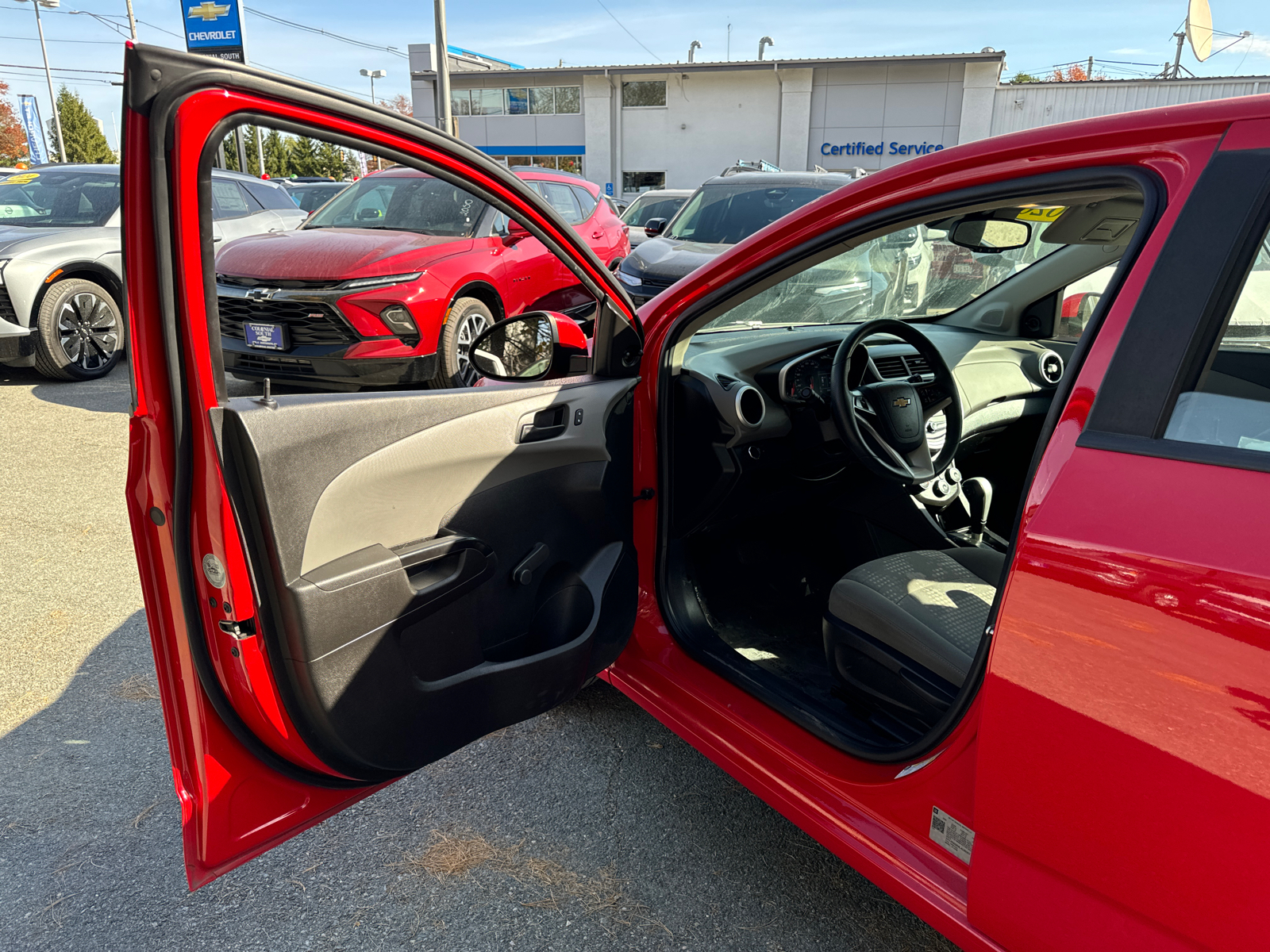 2020 Chevrolet Sonic LT 11