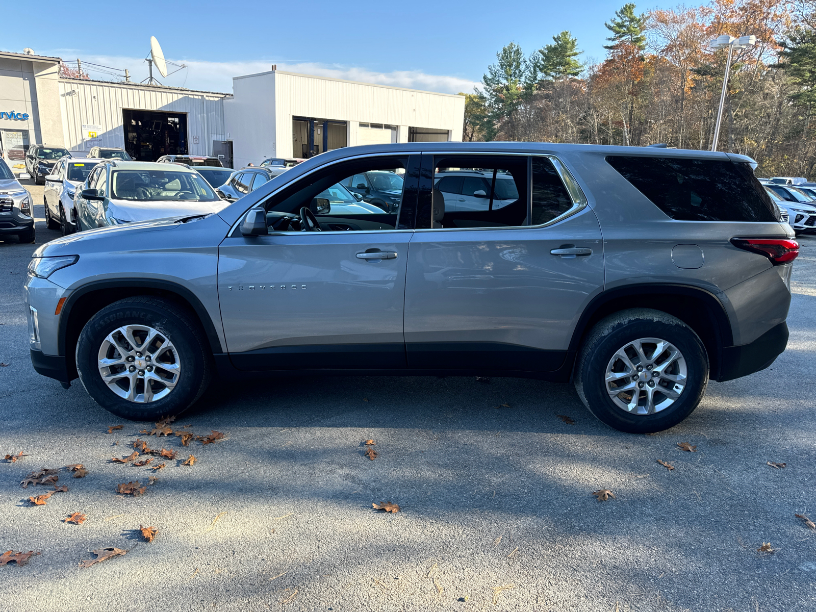 2023 Chevrolet Traverse LS 3