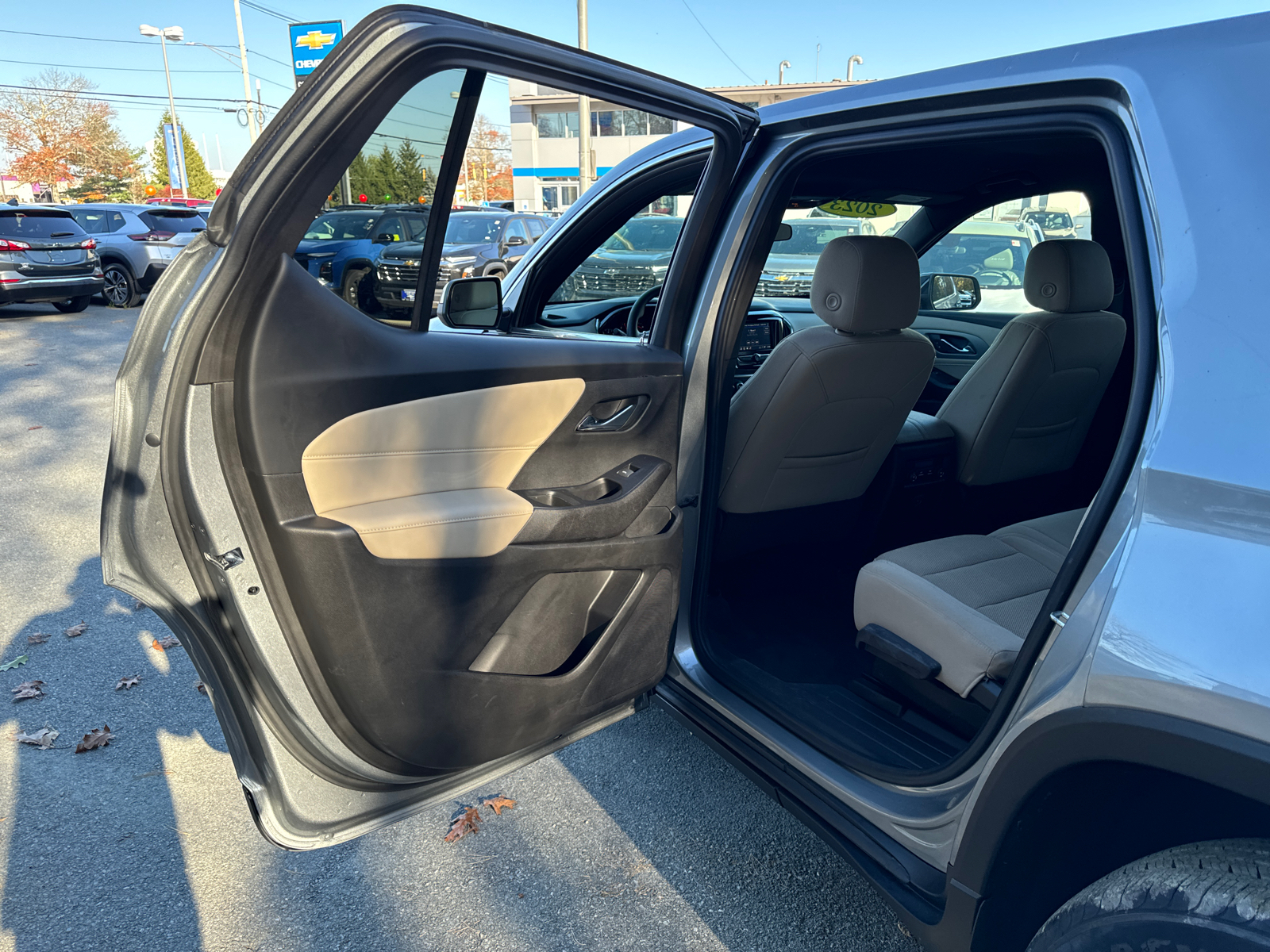 2023 Chevrolet Traverse LS 30