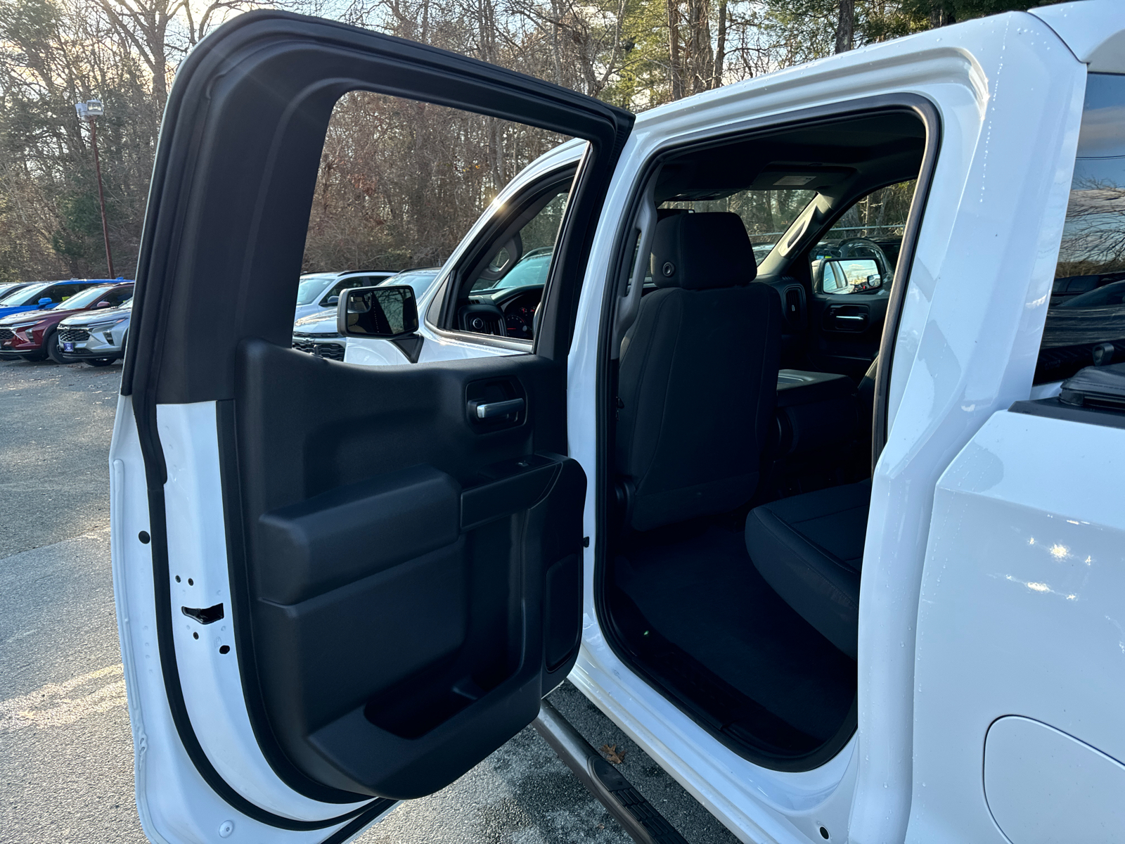 2019 Chevrolet Silverado 1500 Custom Trail Boss 4WD Crew Cab 147 30