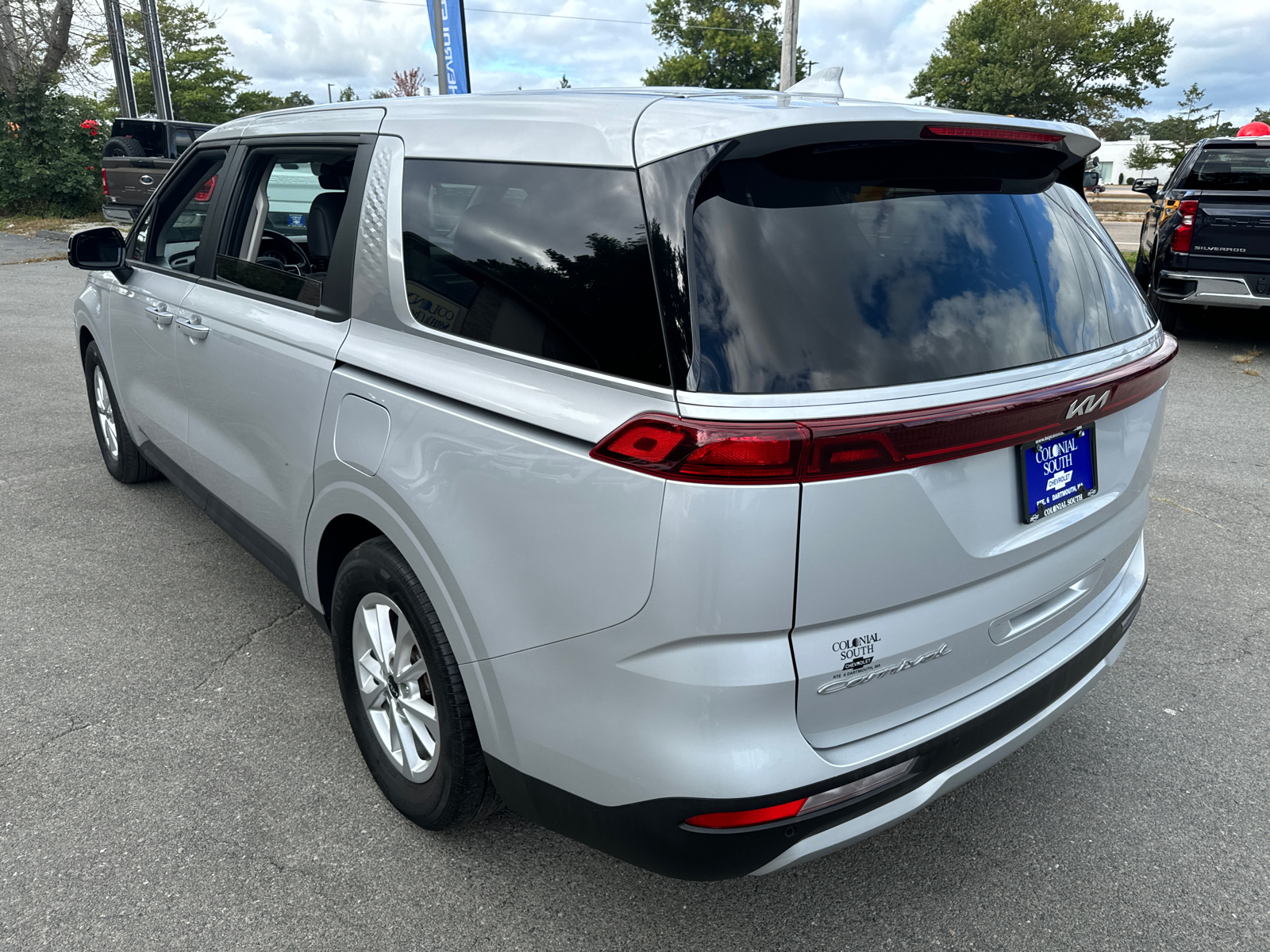 2022 Kia Carnival LX 4