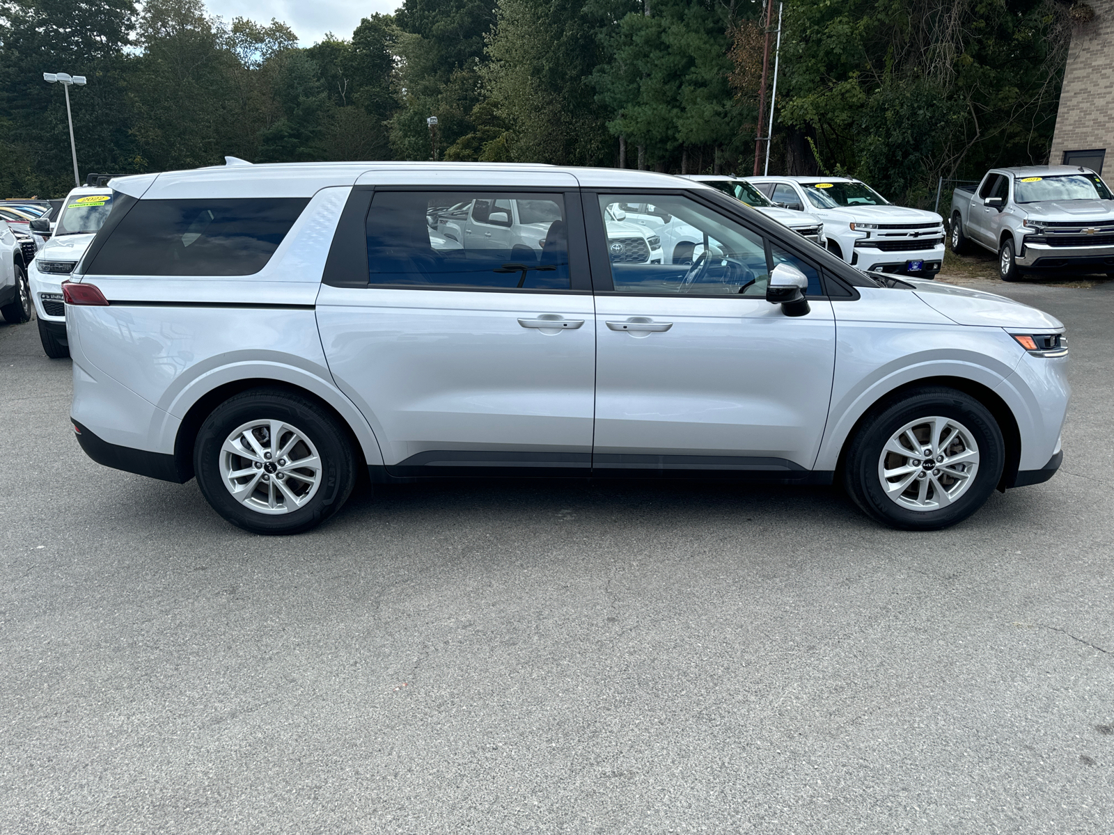 2022 Kia Carnival LX 7