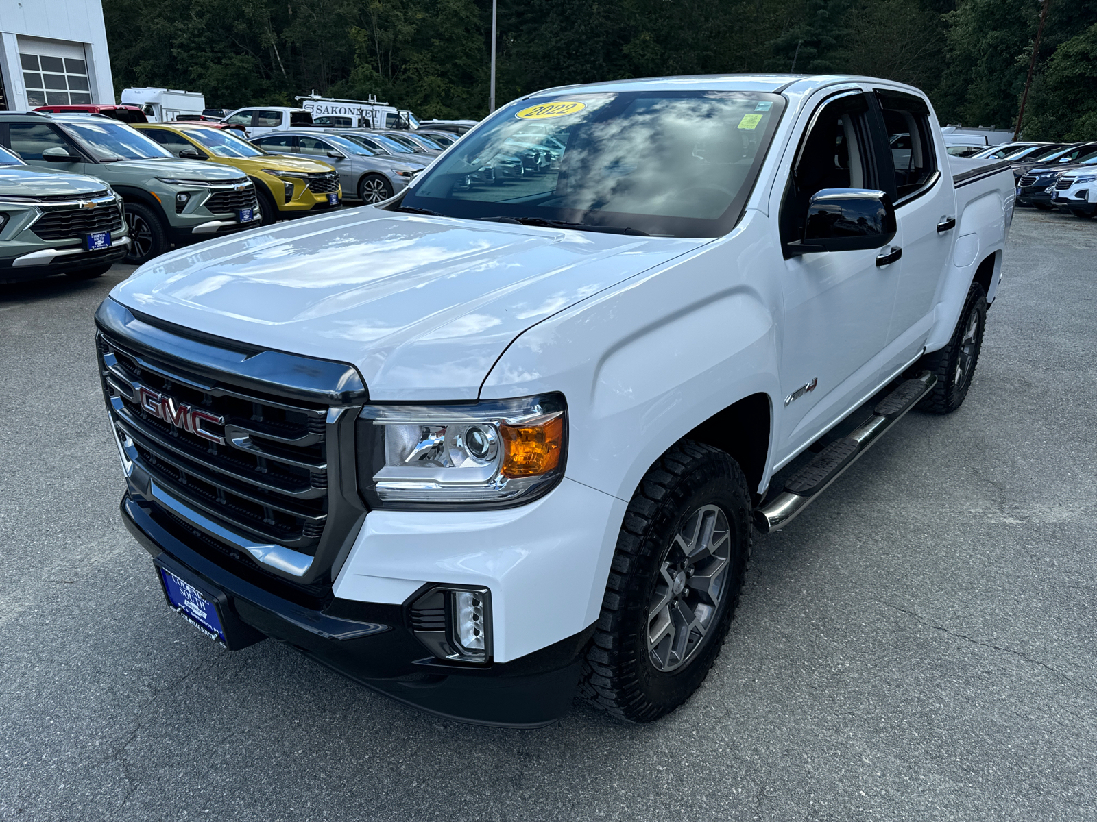 2022 GMC Canyon 4WD AT4 w/Cloth Crew Cab 128 2