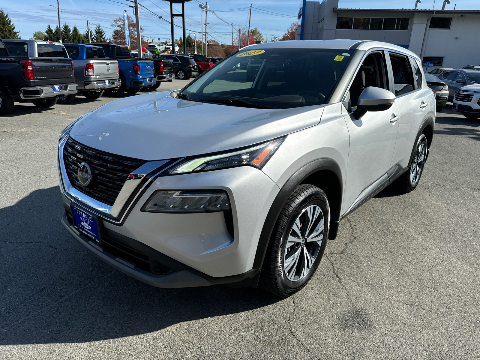 2022 Nissan Rogue SV 2