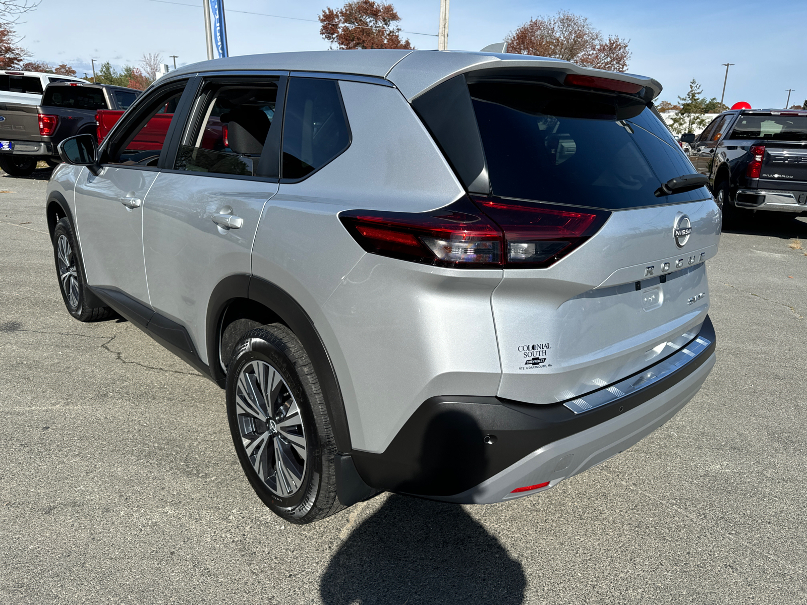 2022 Nissan Rogue SV 4