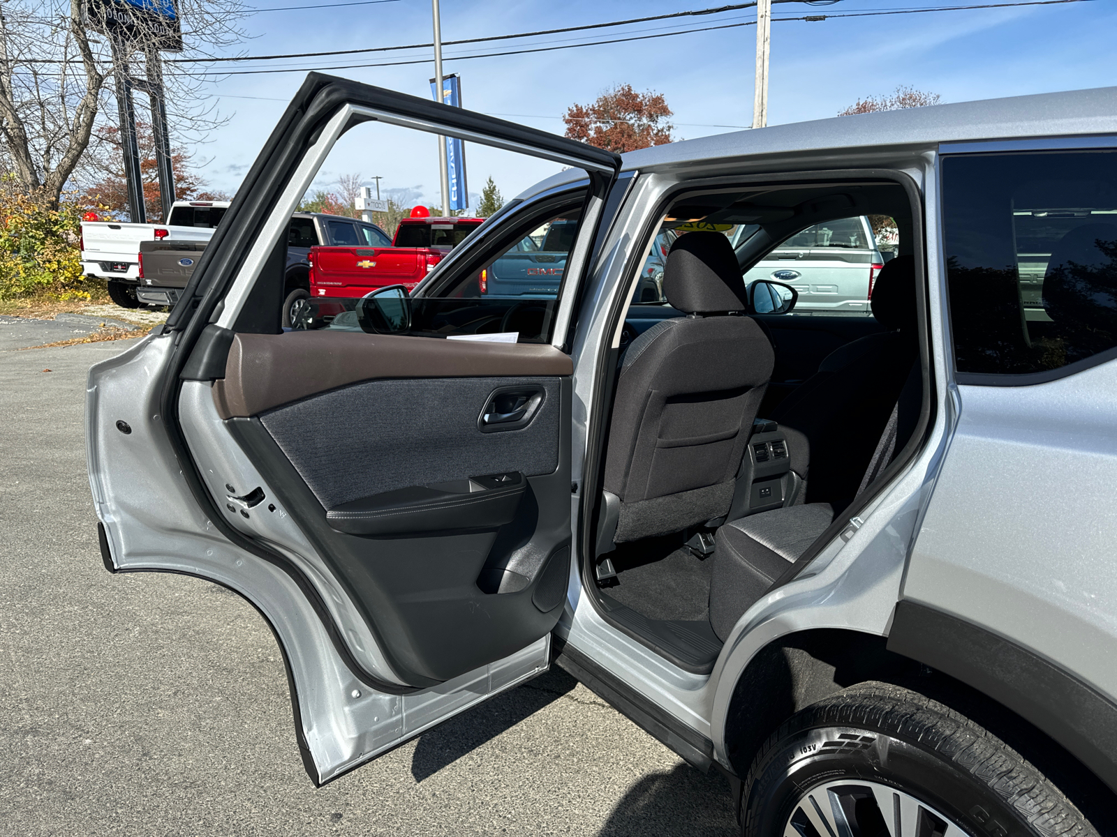 2022 Nissan Rogue SV 30