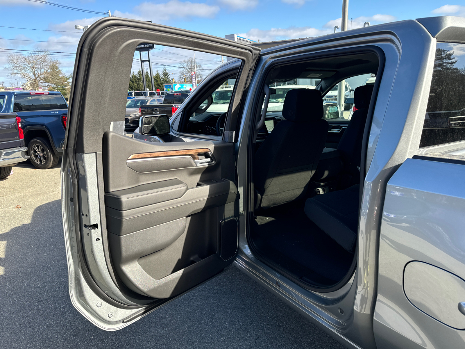 2025 Chevrolet Silverado 1500 LT 4WD Crew Cab 147 30