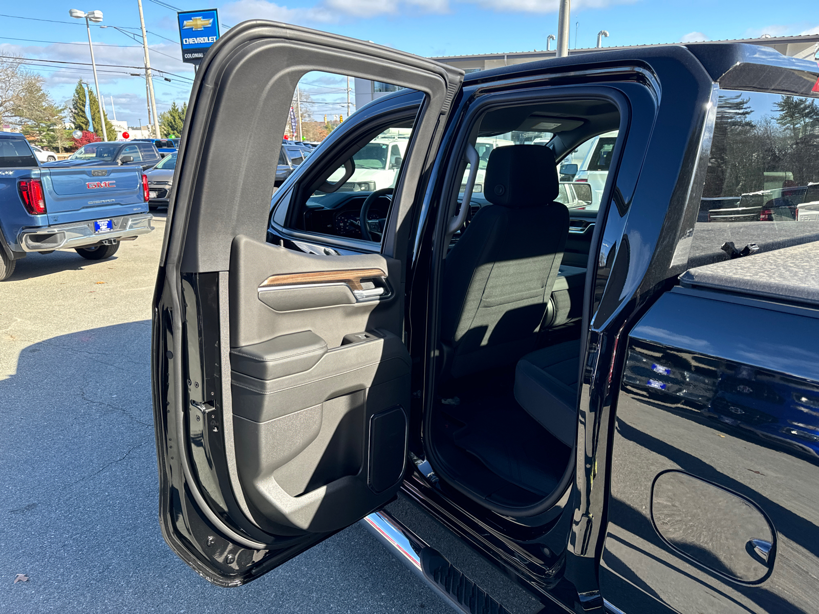 2025 Chevrolet Silverado 1500 LT 4WD Double Cab 147 30