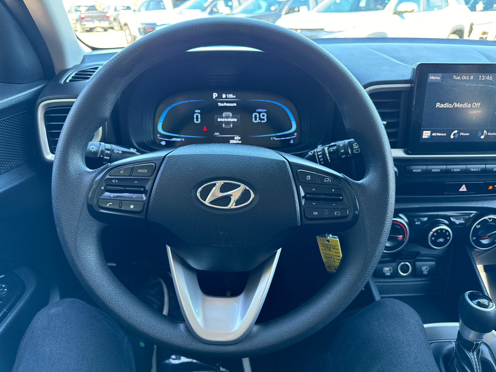 2023 Hyundai Venue SE 16