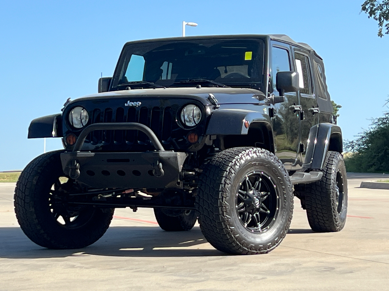 2011 Jeep Wrangler Unlimited Sahara 2