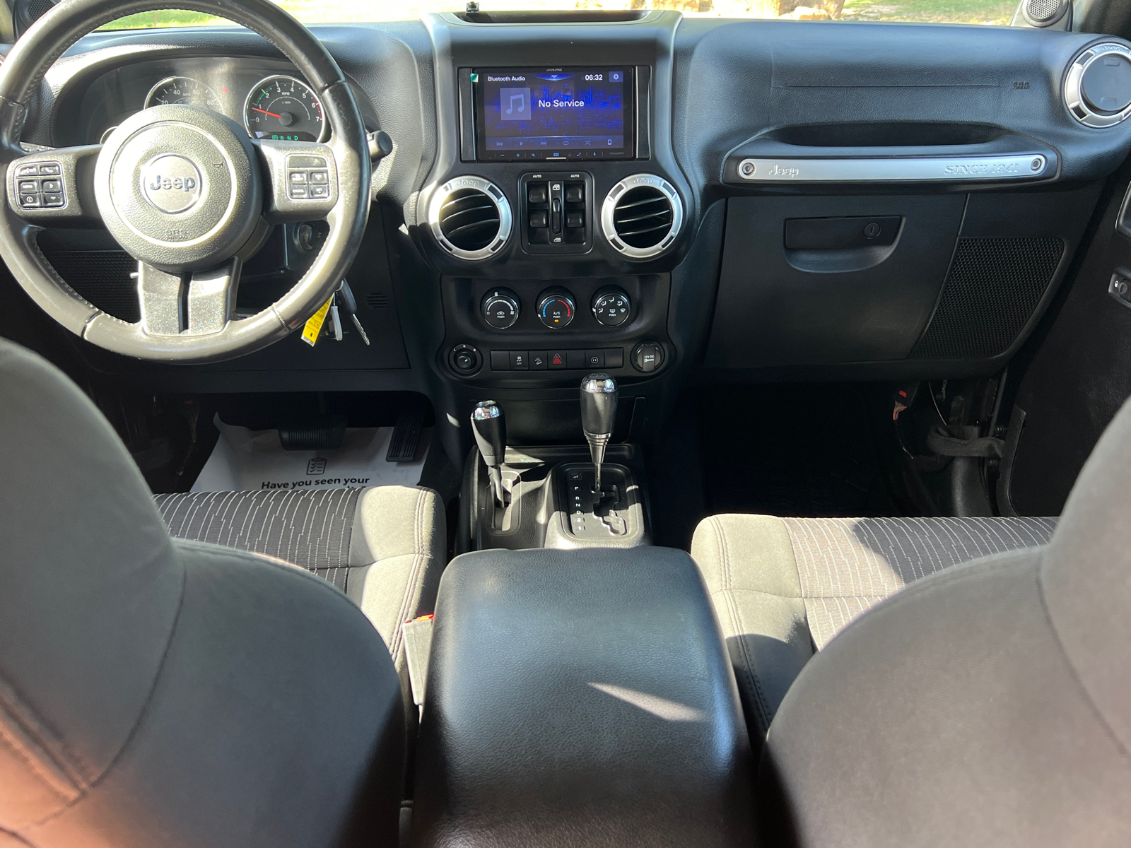 2011 Jeep Wrangler Unlimited Sahara 14