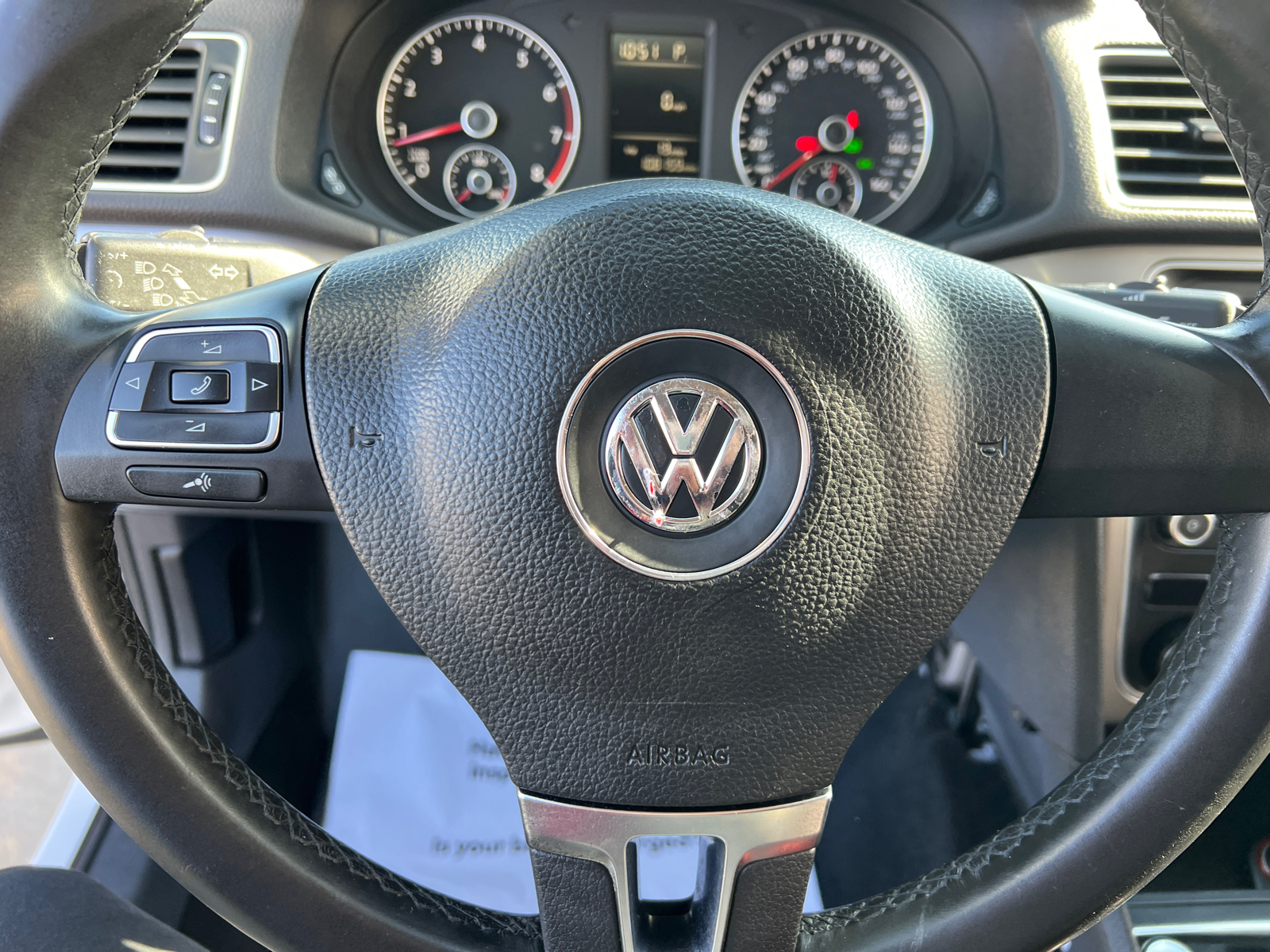 2015 Volkswagen Passat  28