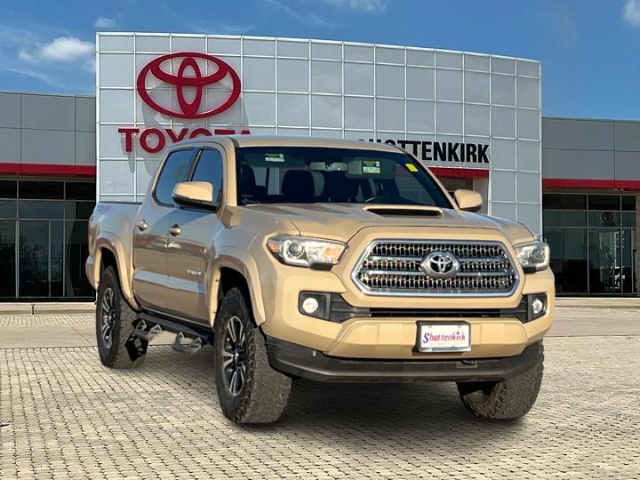 2017 Toyota Tacoma TRD Sport 1