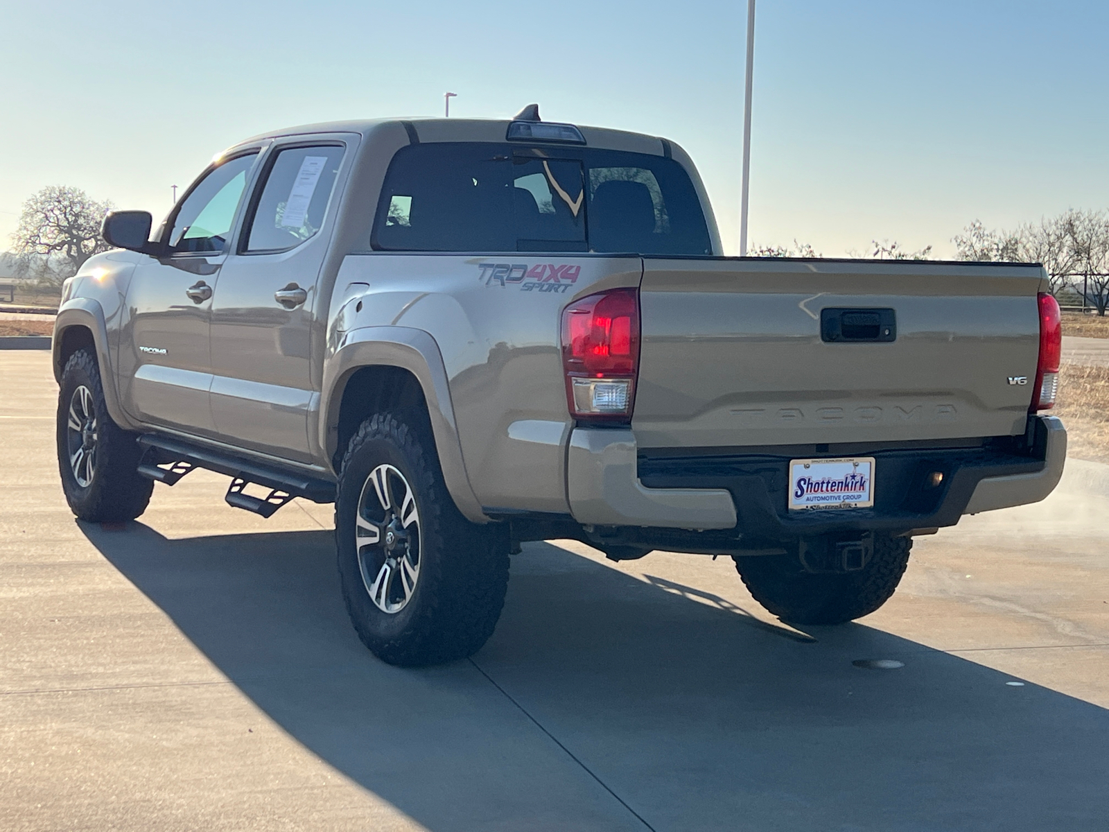 2017 Toyota Tacoma TRD Sport 4