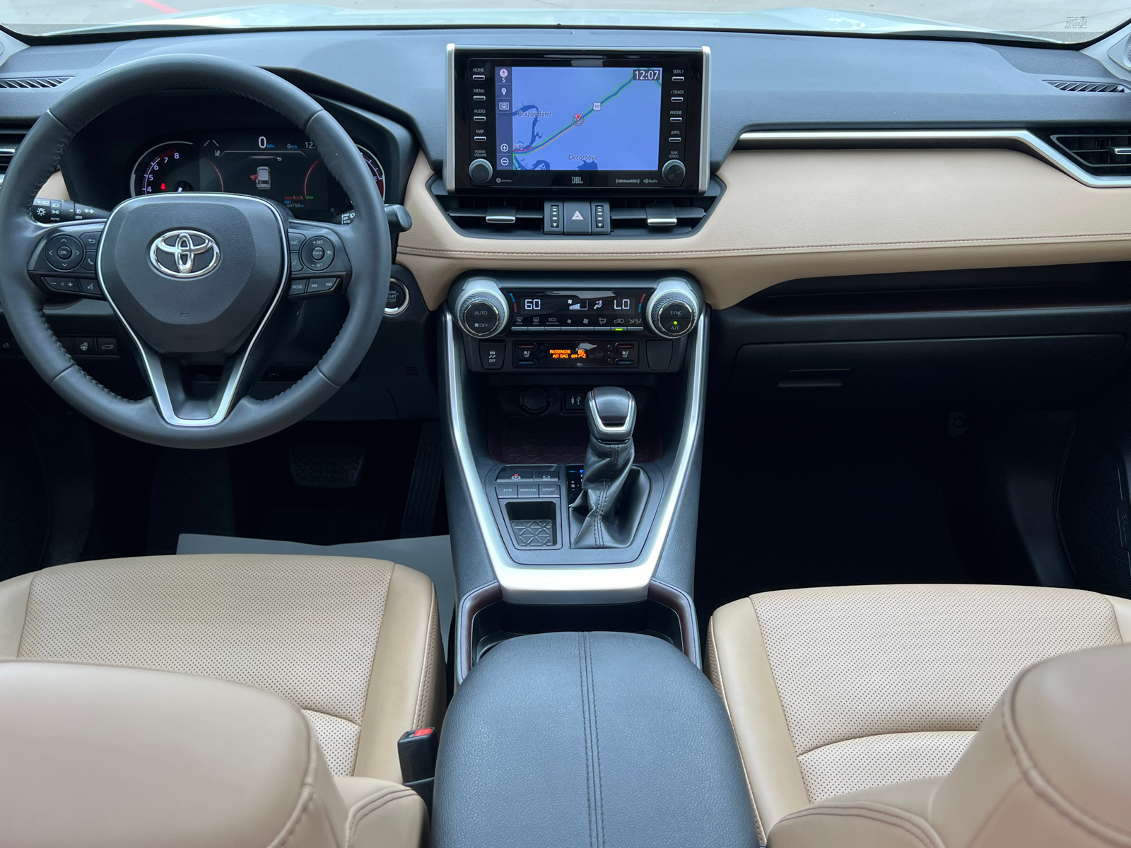 2019 Toyota RAV4 Limited 18