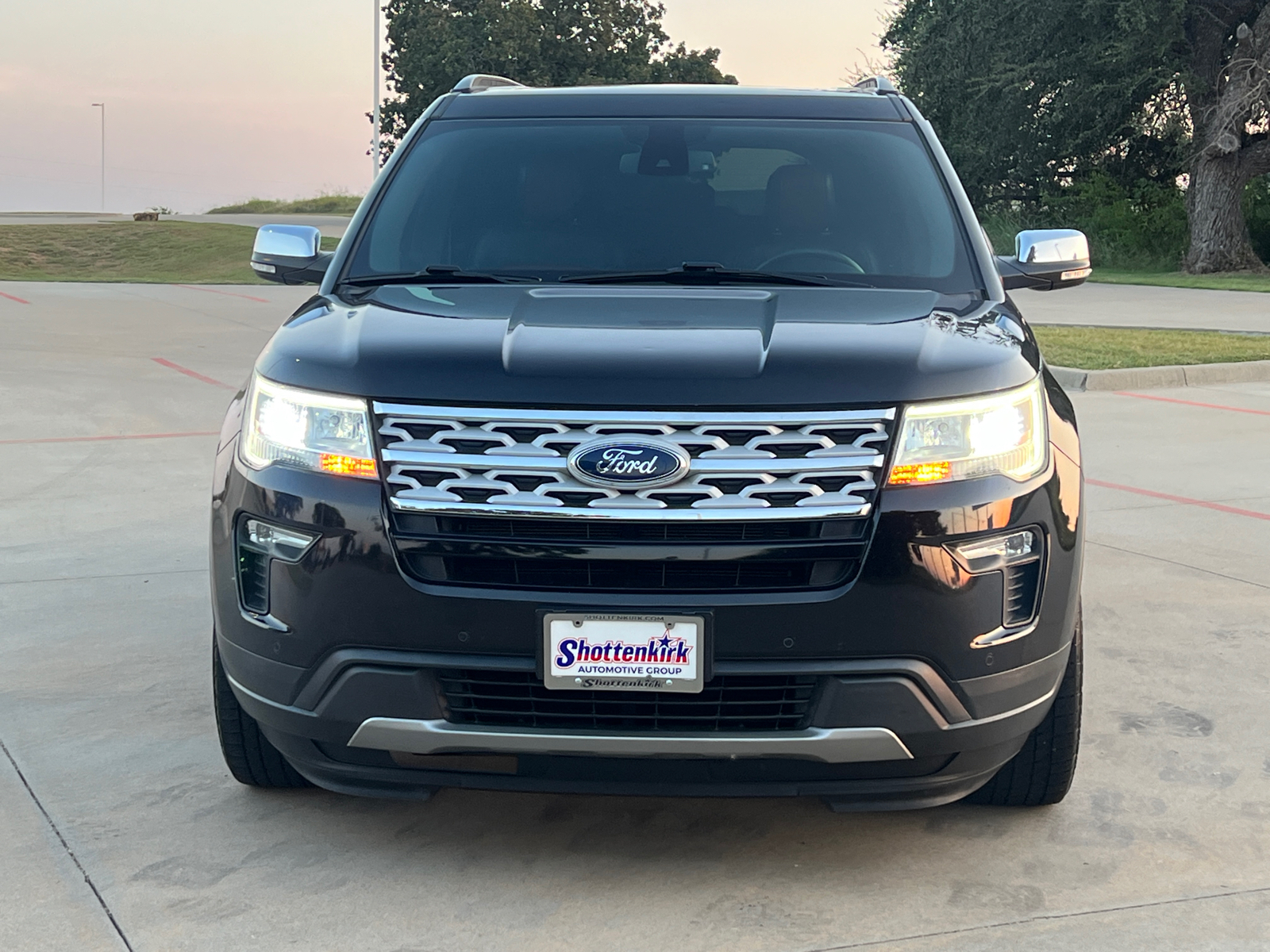 2019 Ford Explorer XLT 2