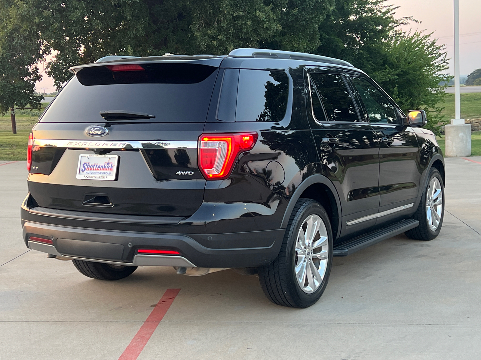 2019 Ford Explorer XLT 4