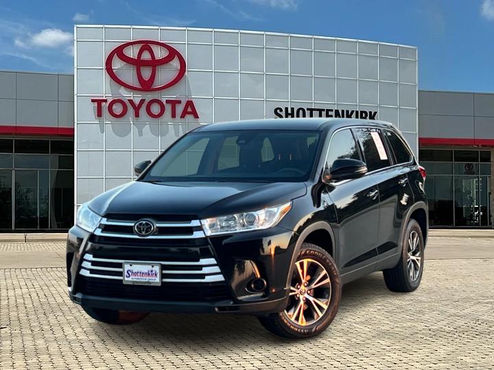 2019 Toyota Highlander LE 1