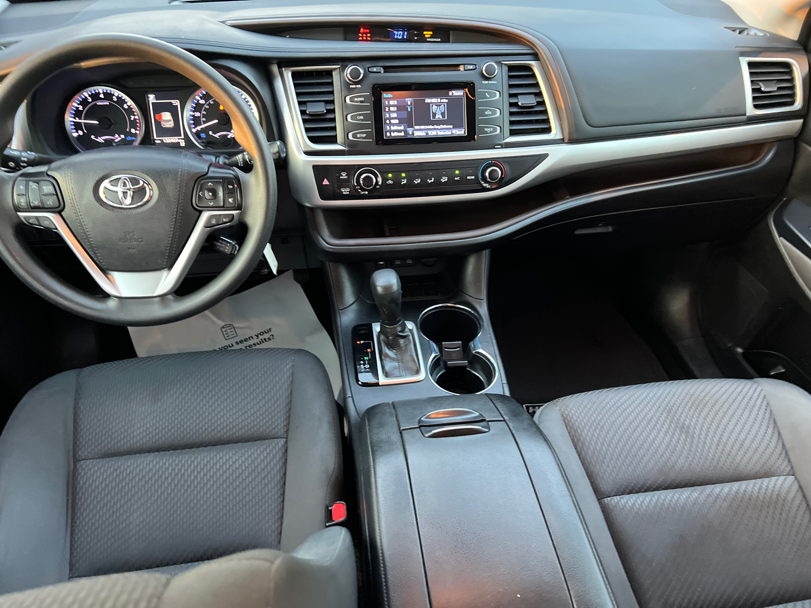 2019 Toyota Highlander LE 13