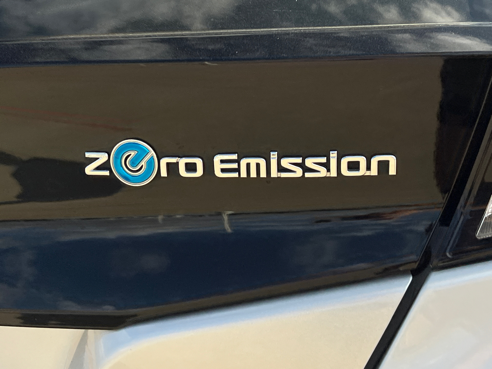 2020 Nissan Leaf SV 7