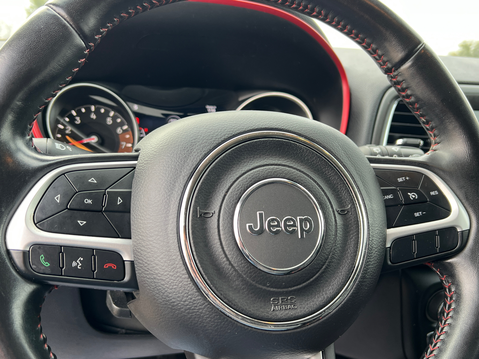 2020 Jeep Compass  32