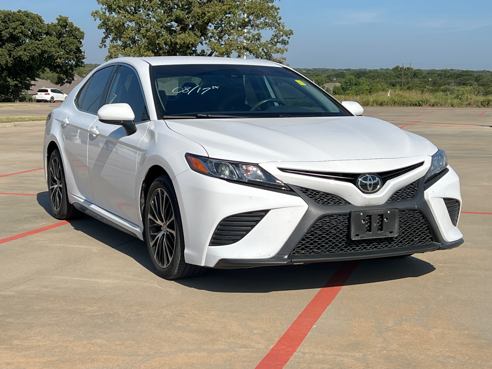 2020 Toyota Camry SE 3