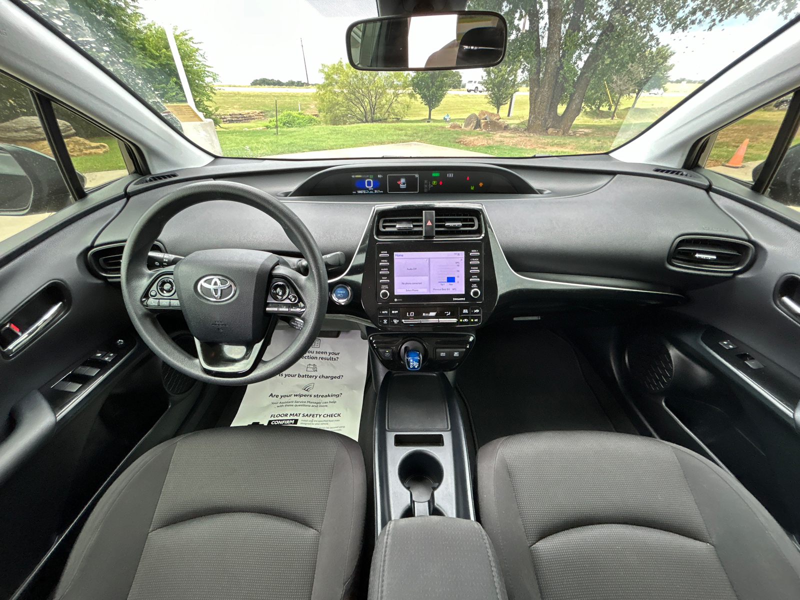 2021 Toyota Prius L 13