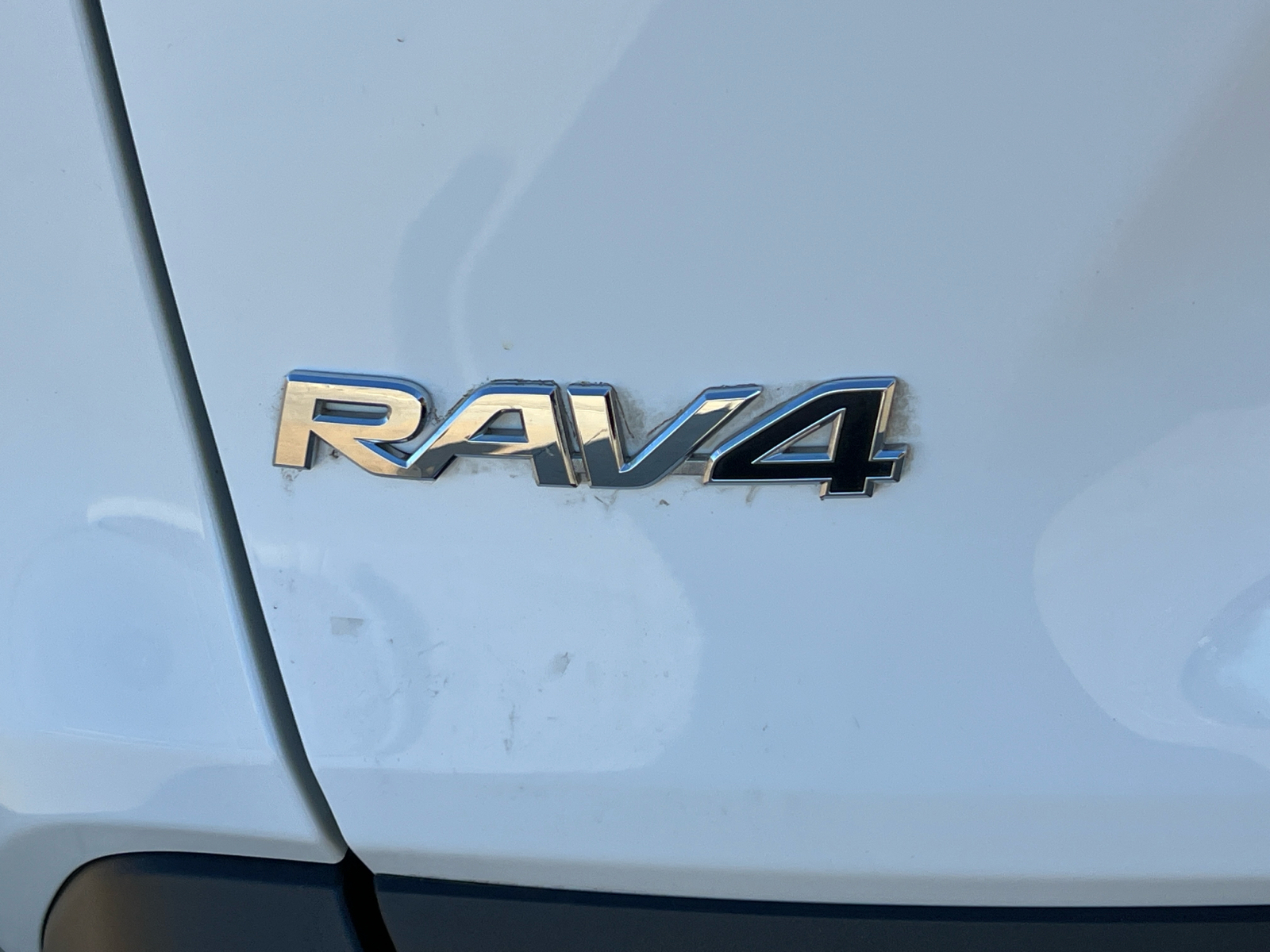 2021 Toyota RAV4 Hybrid LE 8