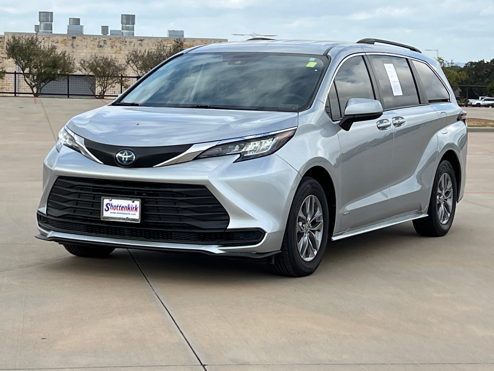 2021 Toyota Sienna LE 3