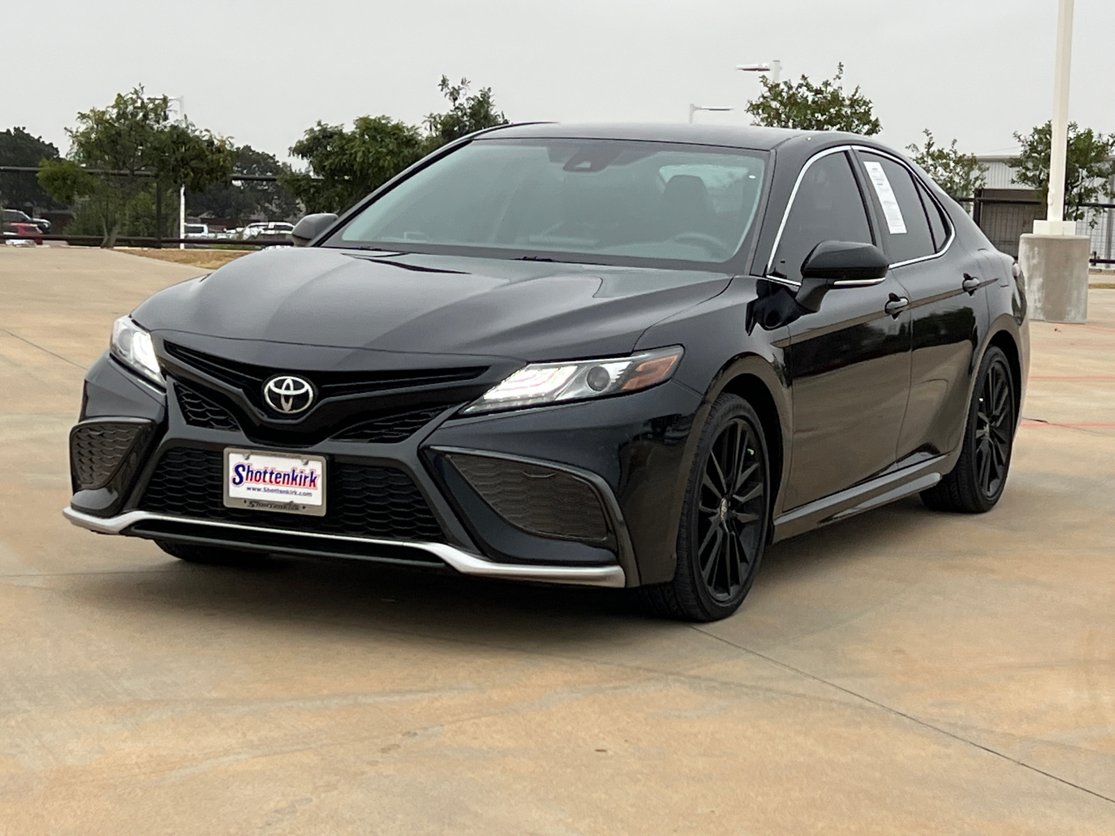 2021 Toyota Camry XSE 3