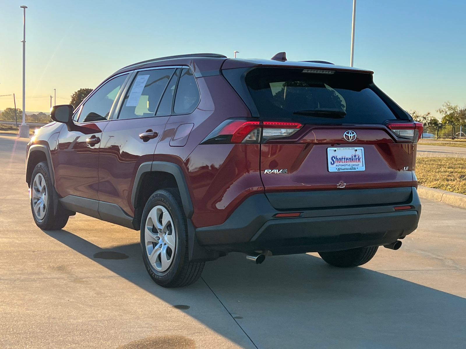 2021 Toyota RAV4 LE 4