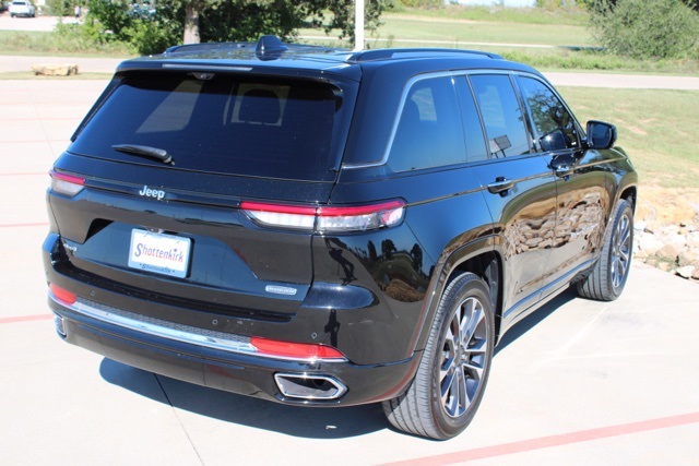 2022 Jeep Grand Cherokee Overland 4