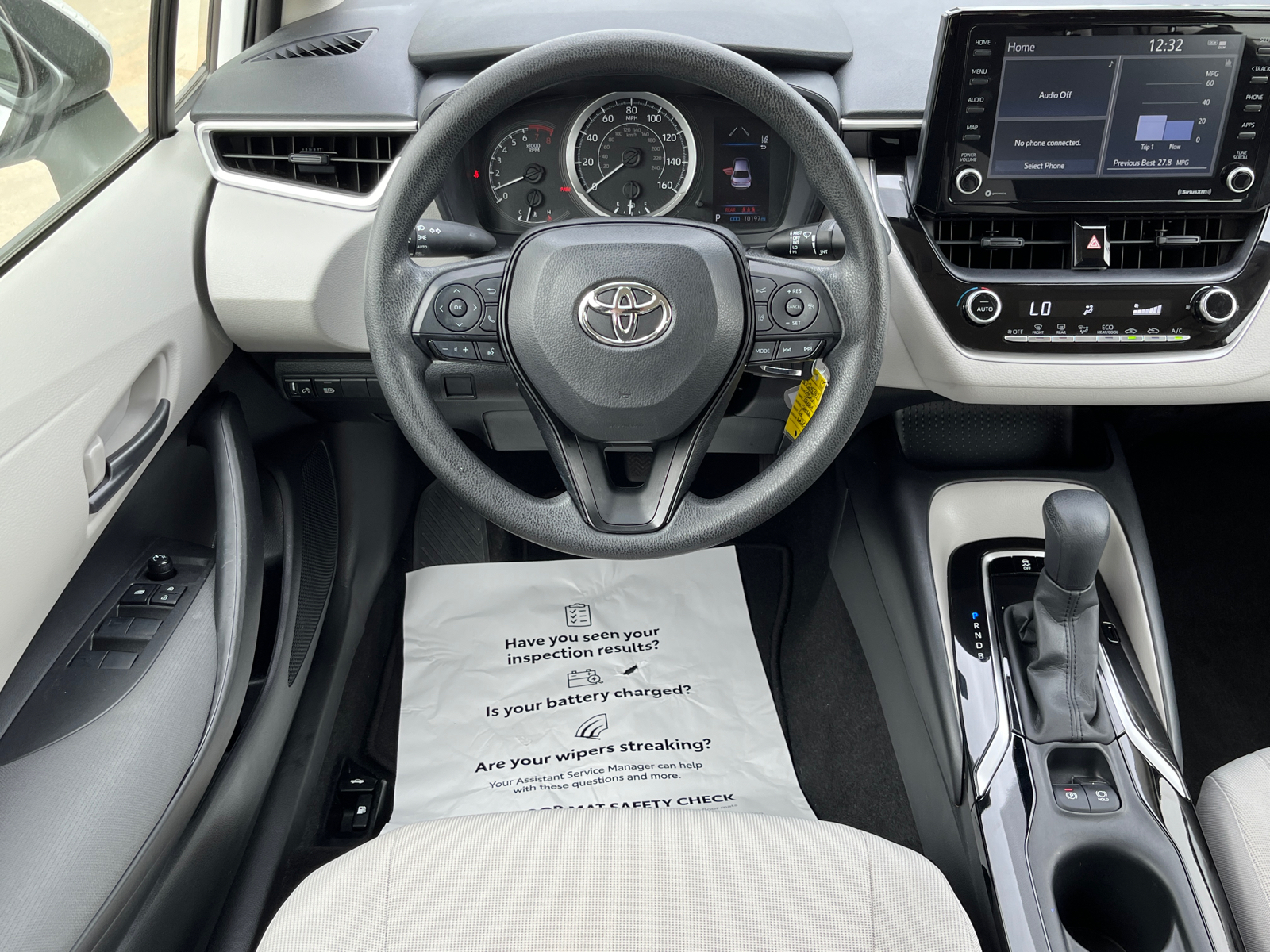 2022 Toyota Corolla LE 18