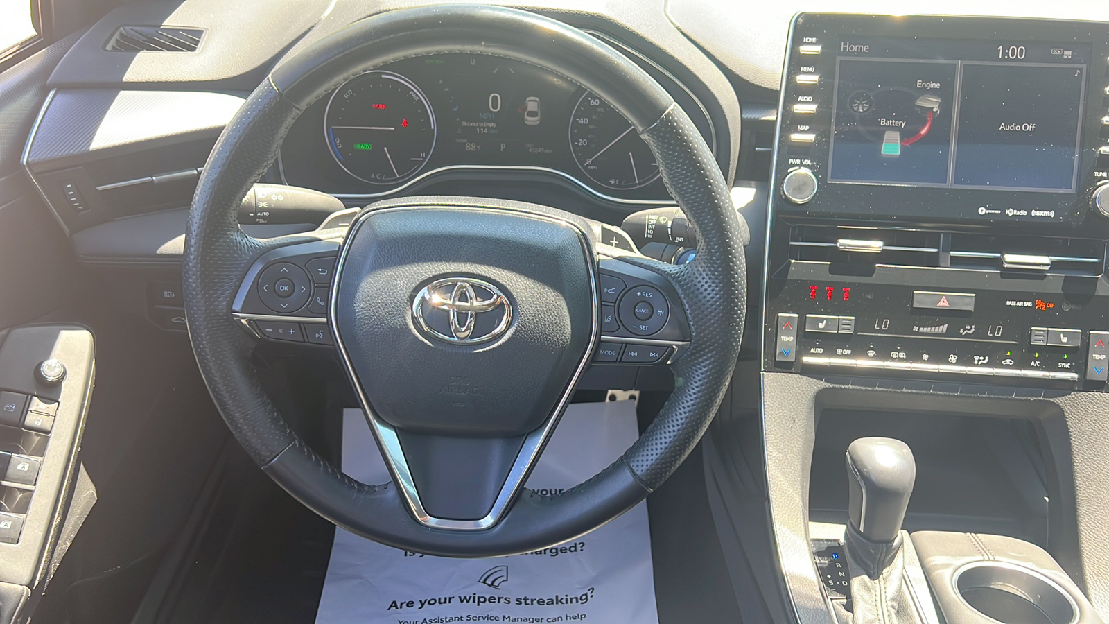 2022 Toyota Avalon Hybrid XSE 17