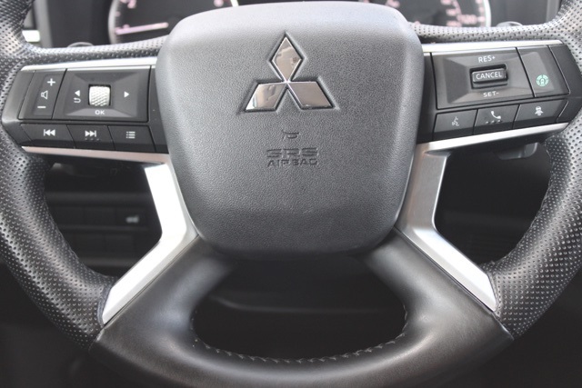 2022 Mitsubishi Outlander SE 16