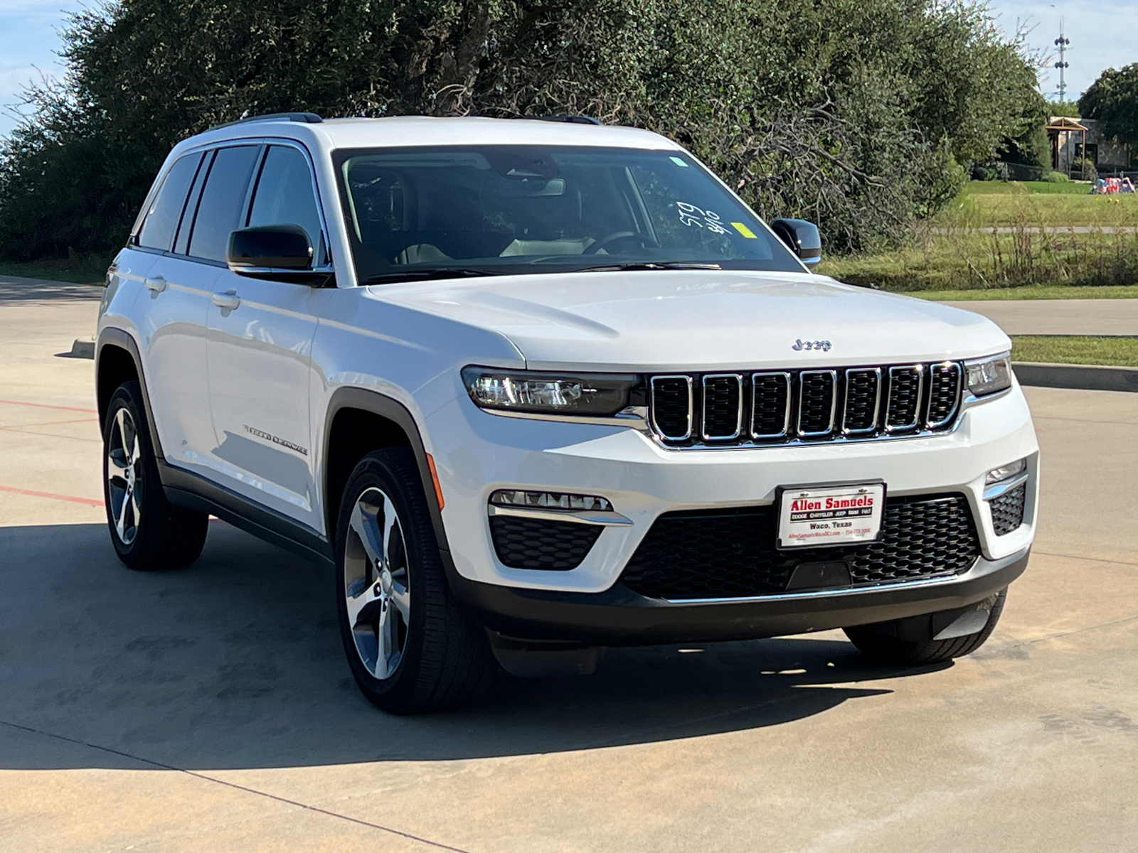 2023 Jeep Grand Cherokee Limited 3