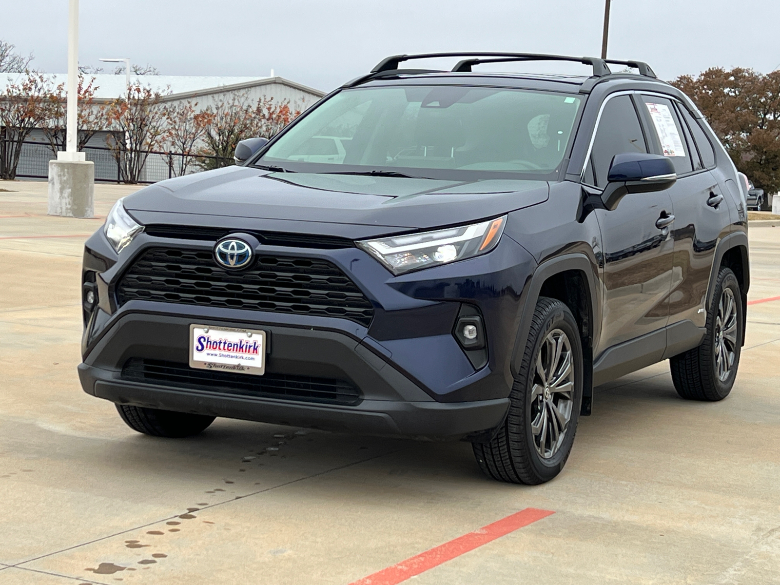 2023 Toyota RAV4 Hybrid XLE Premium 3