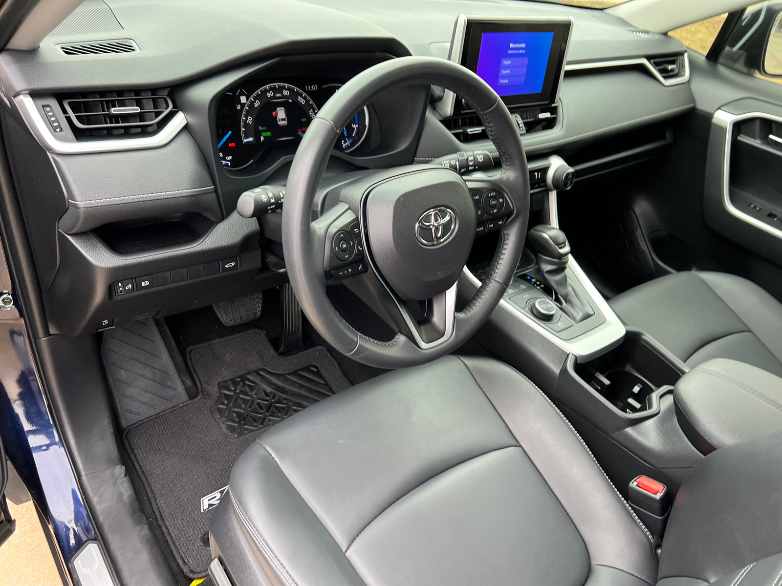 2023 Toyota RAV4 Hybrid XLE Premium 19