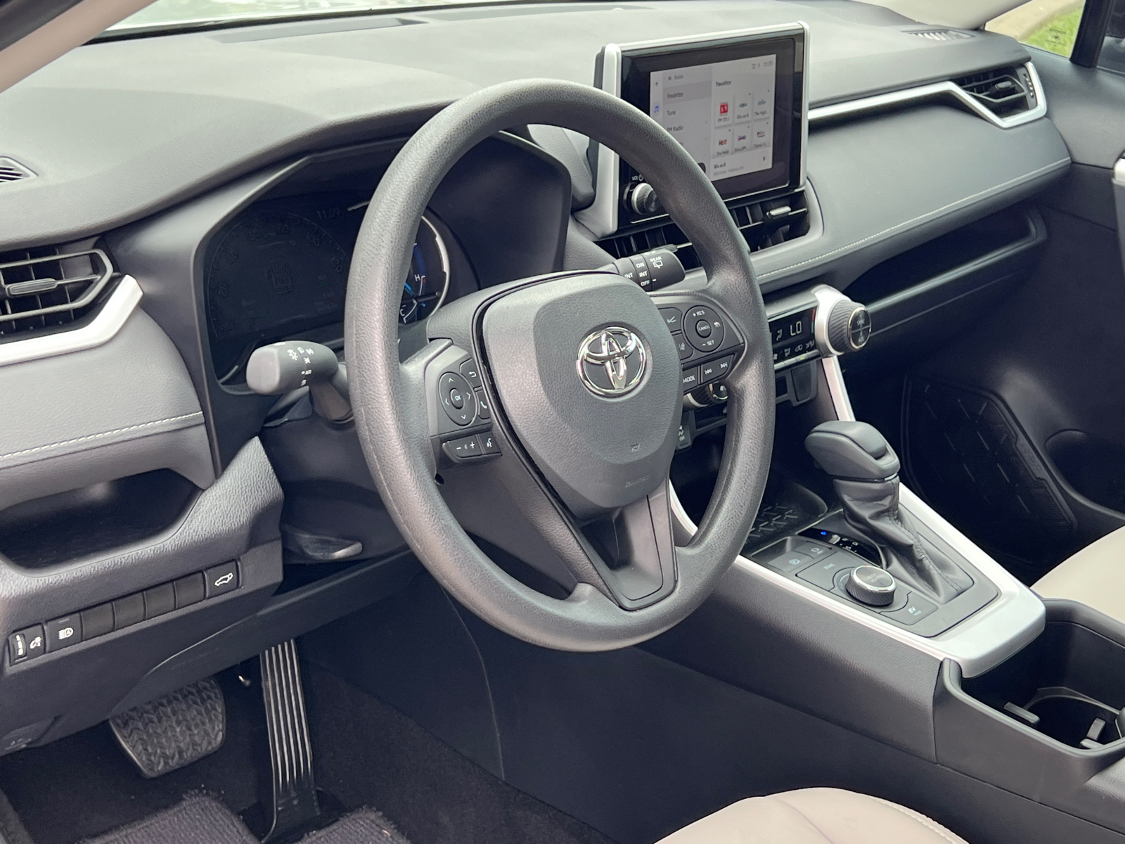 2023 Toyota RAV4 Hybrid XLE 25