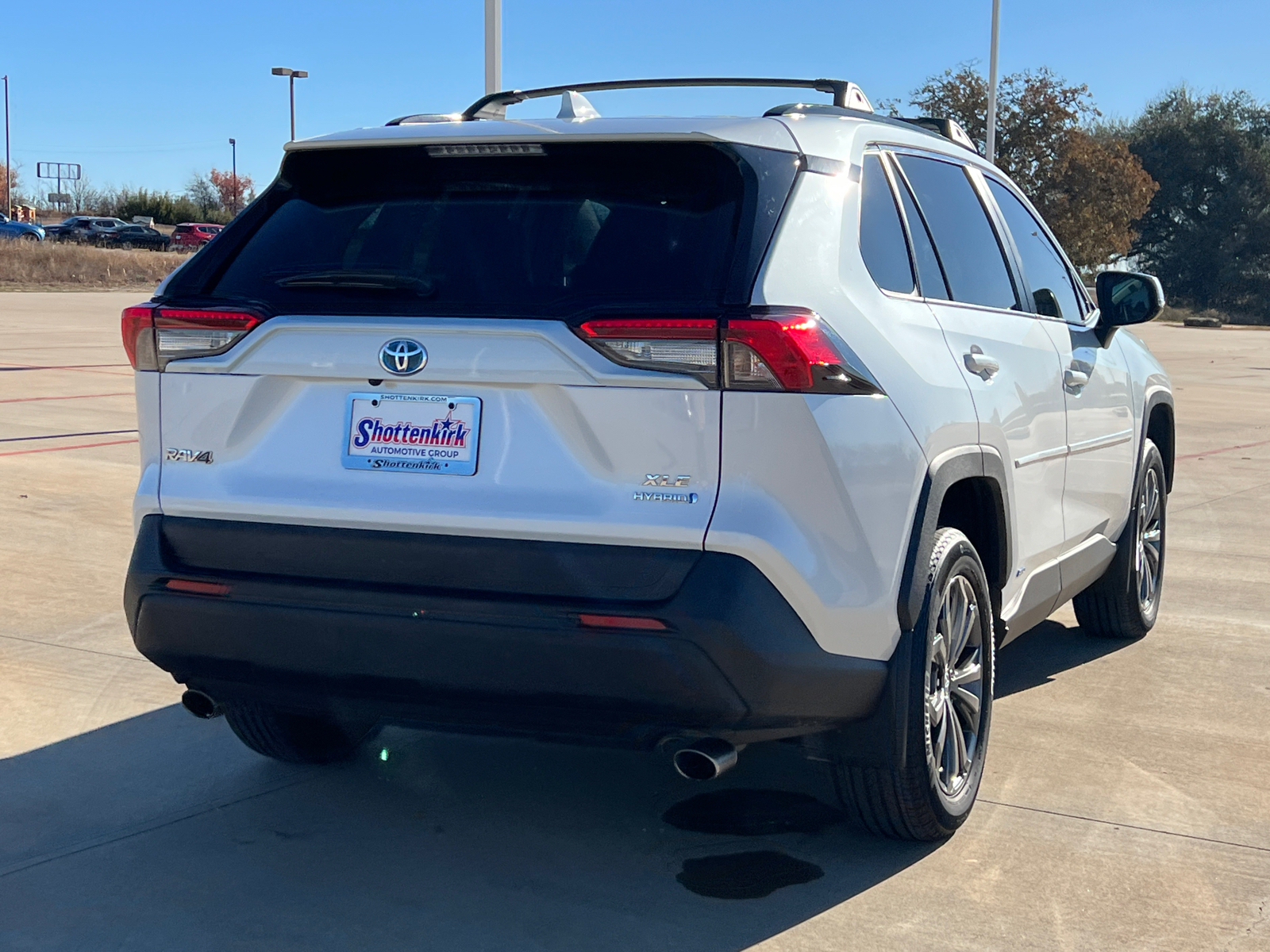 2023 Toyota RAV4 Hybrid XLE Premium 6