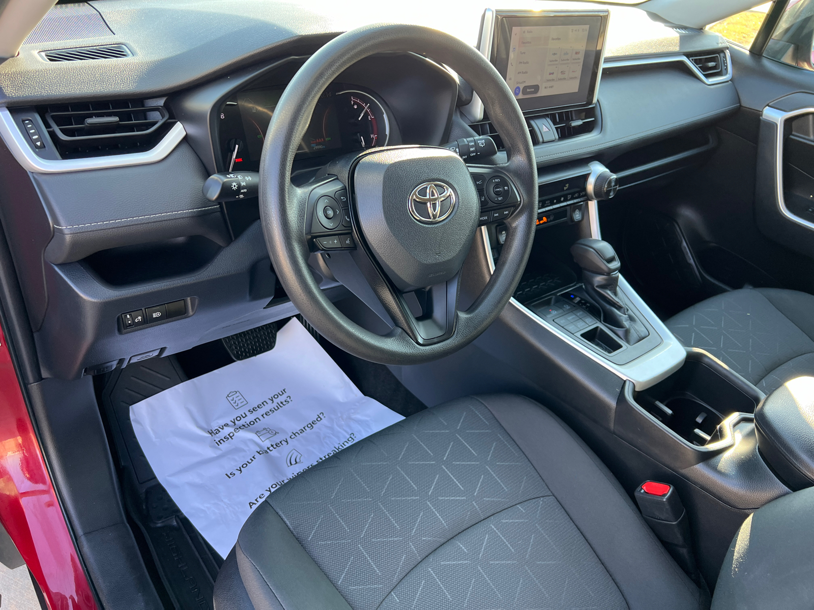 2023 Toyota RAV4 XLE 18