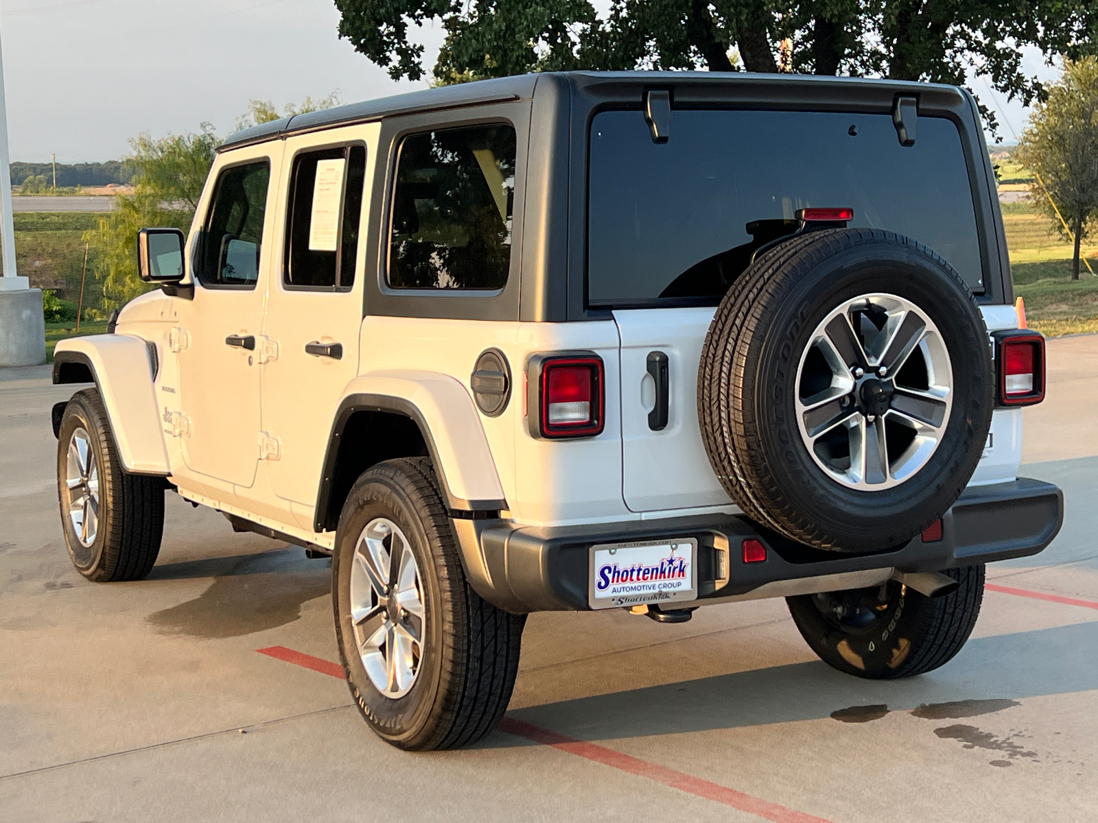 2023 Jeep Wrangler Sahara 6