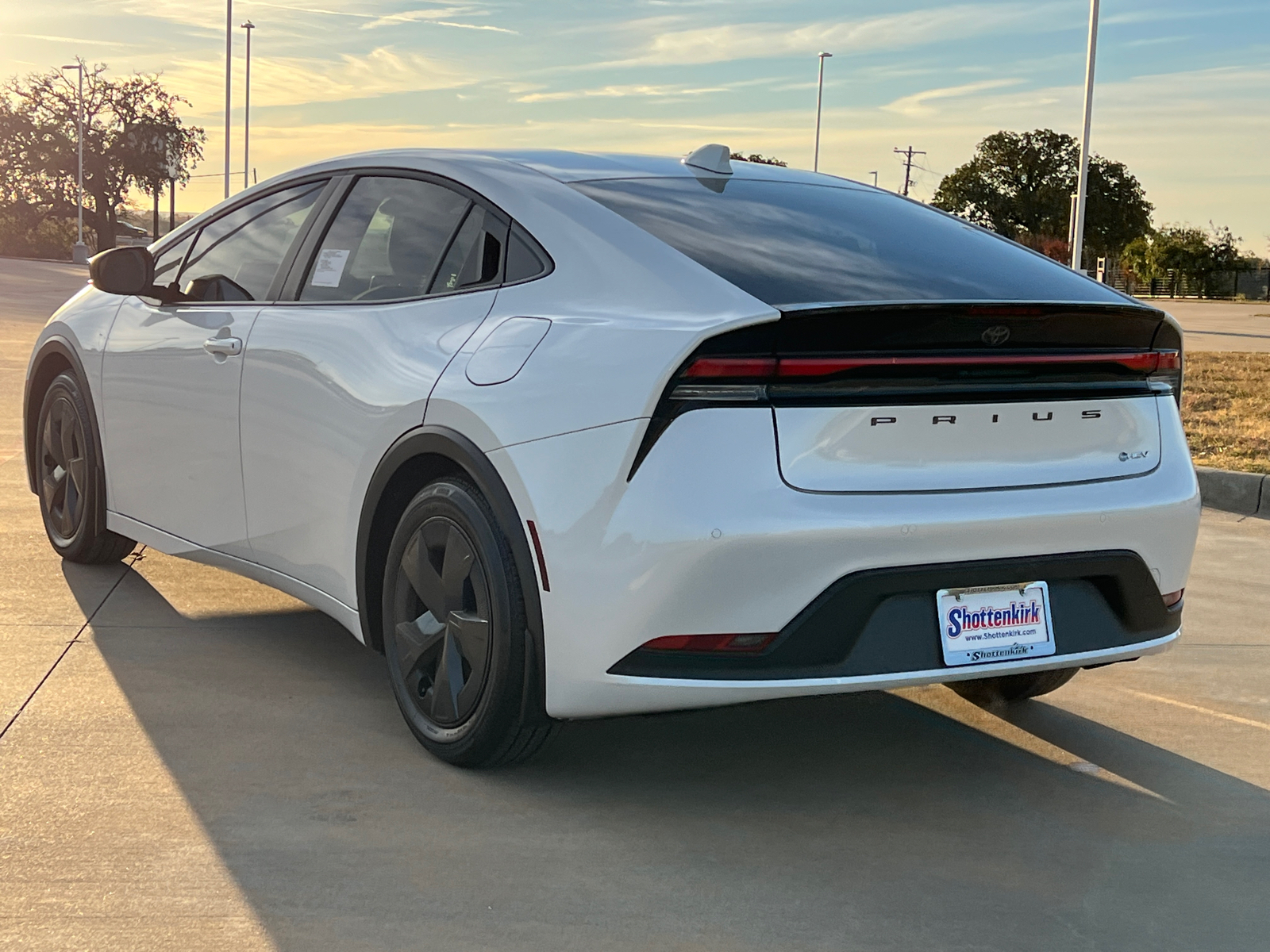 2024 Toyota Prius LE 4