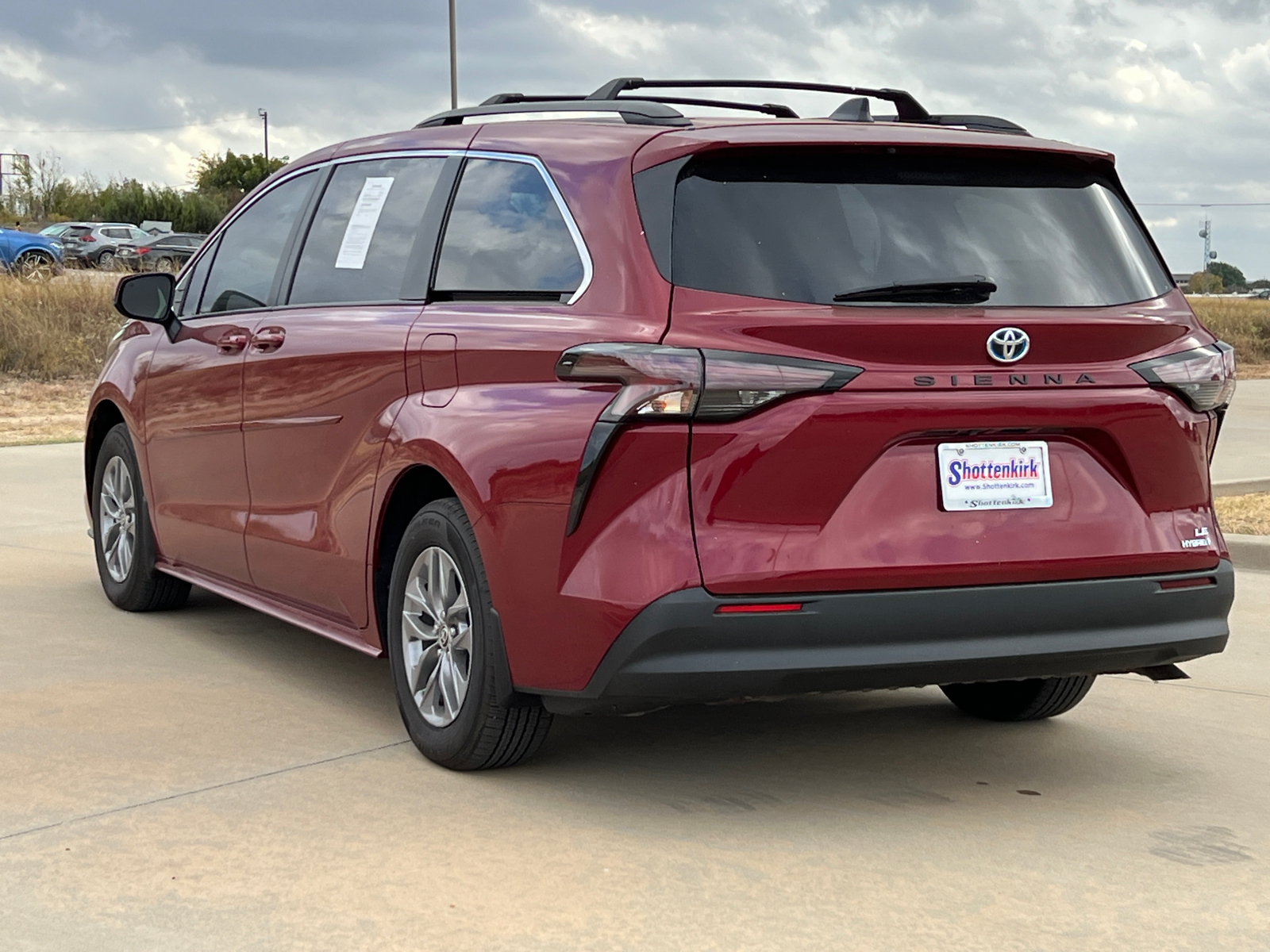 2024 Toyota Sienna LE 4