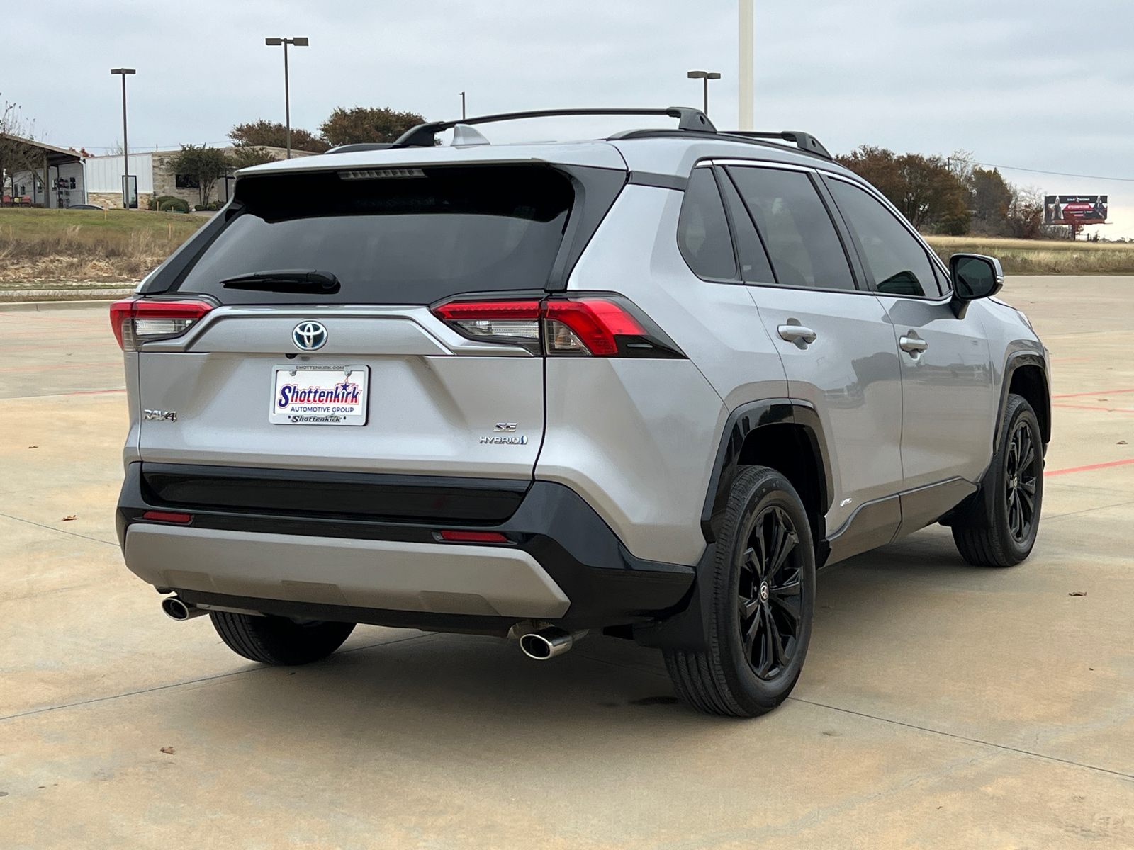 2024 Toyota RAV4 Hybrid SE 6