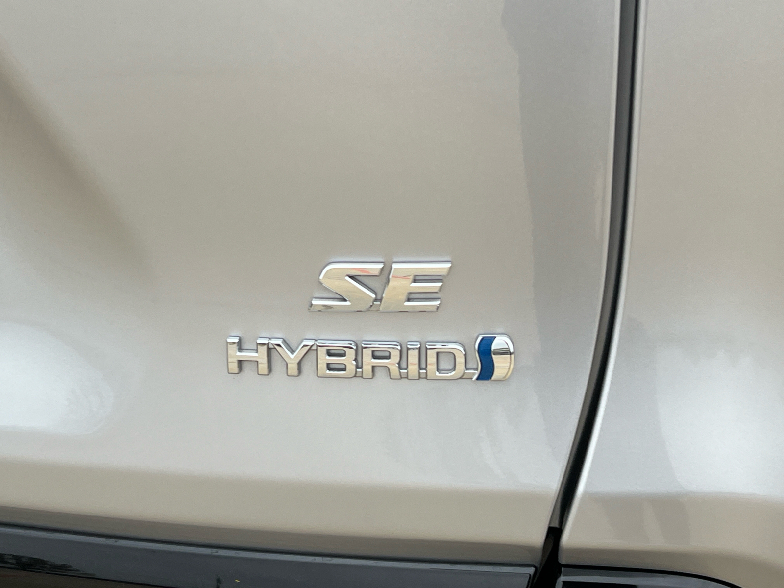 2024 Toyota RAV4 Hybrid SE 7